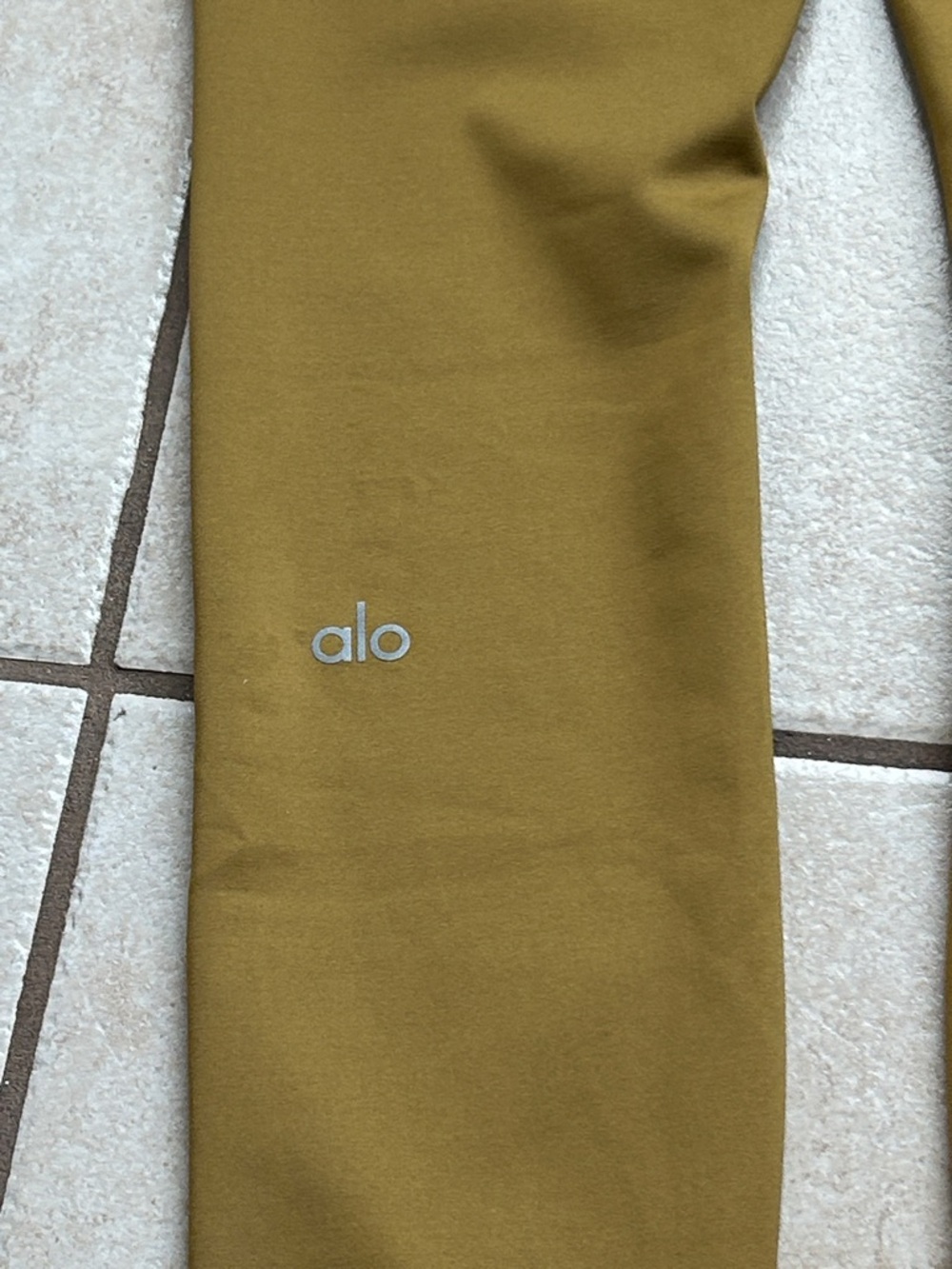 ALO Yoga Mustard Green High-Rise Leggings with Black Trim - Picture 3 of 5